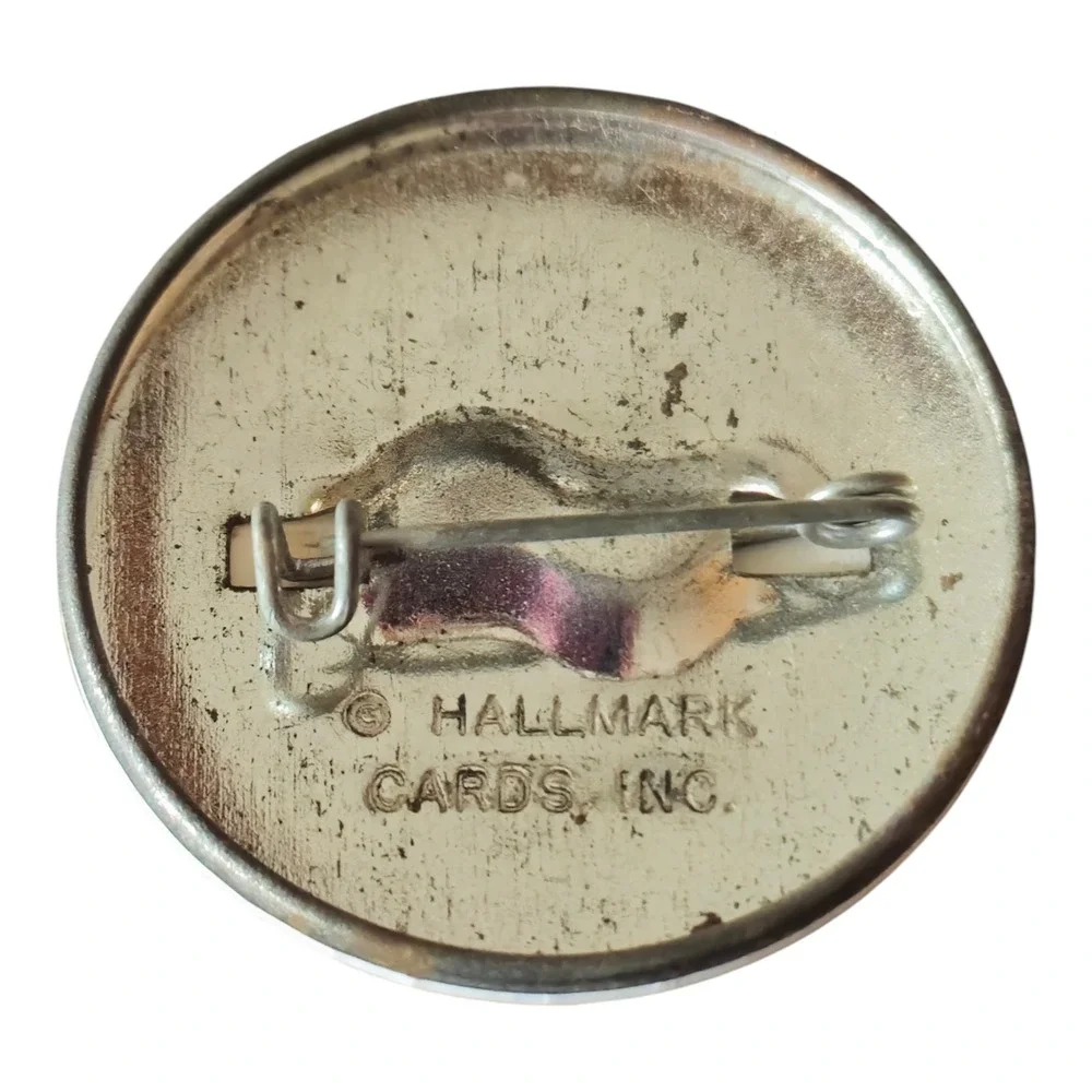 Hallmark Pinback Button Vintage Take Me To Your Mistletoe Christmas‎ 1.5